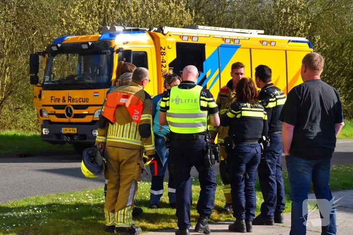 Automobilist spoorloos na te water raken