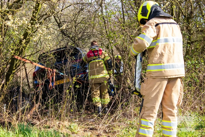 Automobilist spoorloos na te water raken