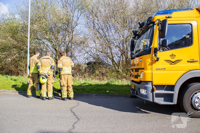 Automobilist spoorloos na te water raken