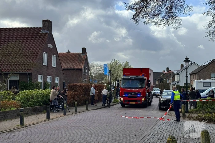 Grote brand bij Villa Maasdonk, rook te zien vanaf A59