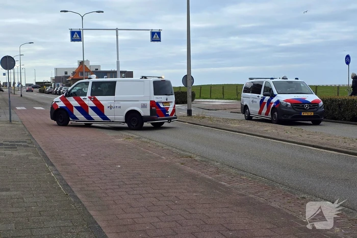 Flinke botsing tussen politiemotor en scooter na achtervolging; weg volledig dicht