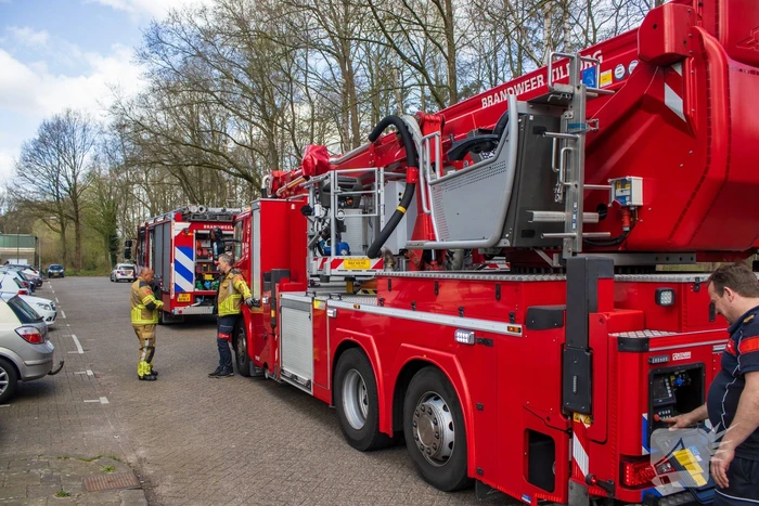 Brand in flatwoning snel onder controle