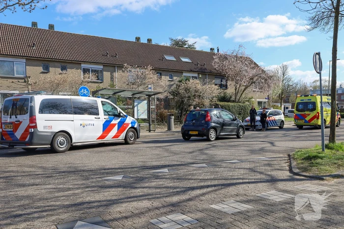 Overstekende voetgangen geschept door auto