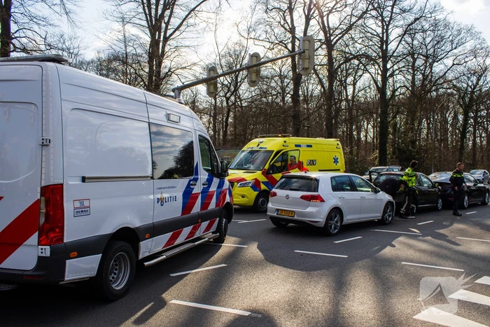 Verkeerschaos na kop-staartaanrijding