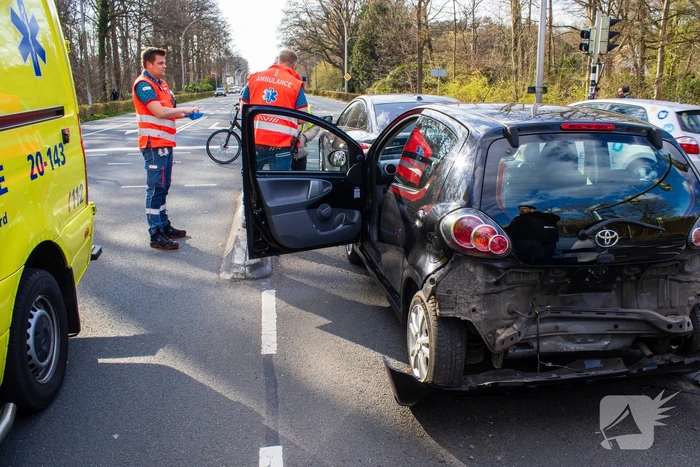 Verkeerschaos na kop-staartaanrijding