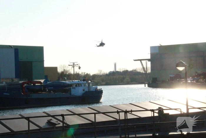 Arrestatieteam oefent op haventerrein