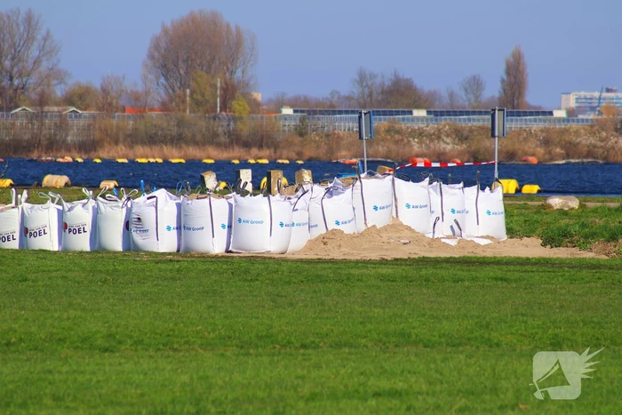 Zandzakken geplaatst ter voorkoming van overstroming
