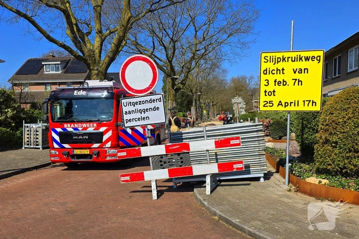 Gas- en waterleiding geraakt bij graafwerkzaamheden