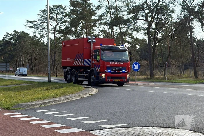 Brandweer groots opgeschaald bij heidebrand op defensie oefenterrein