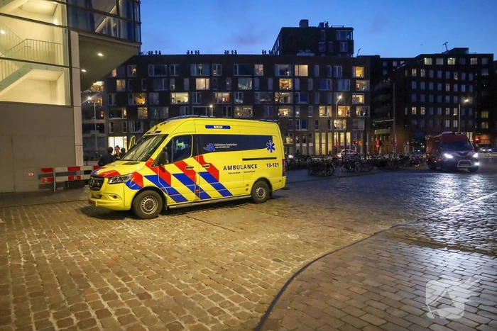 Persoon uit water gered door brandweer