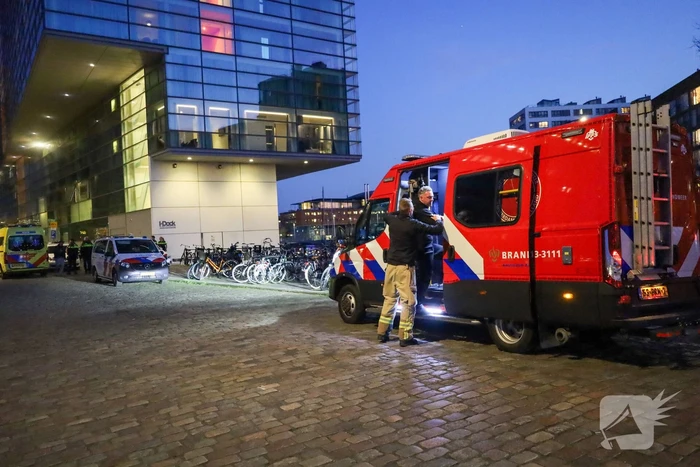 Persoon uit water gered door brandweer