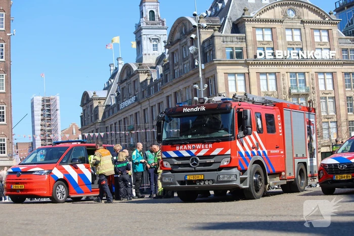 Auto vliegt in brand na ontploffing