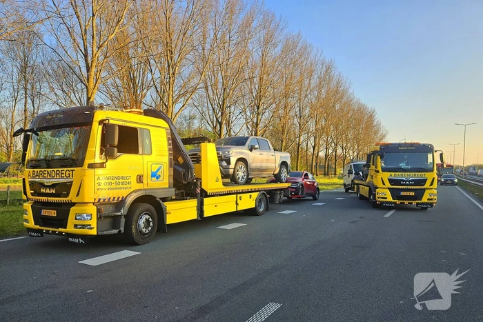 Meerdere voertuigen betrokken bij aanrijding op provincialeweg