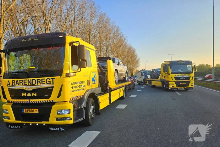 Meerdere voertuigen betrokken bij aanrijding op provincialeweg