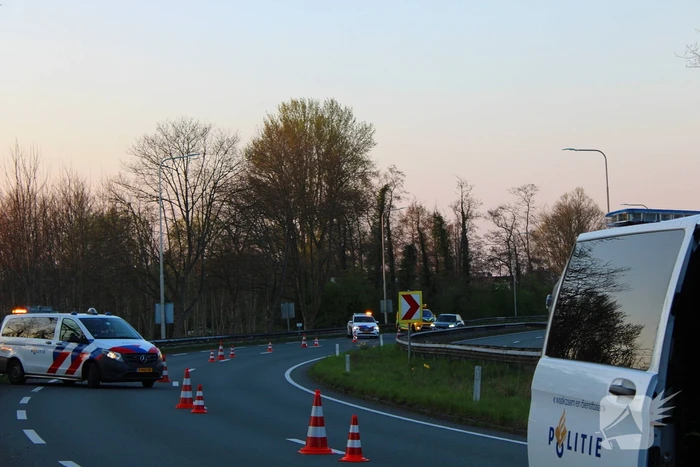 Motorrijder vliegt uit de bocht