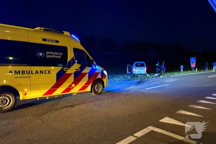 Ongeval met meerdere voertuigen op toerit snelweg