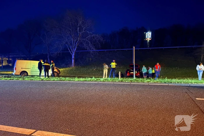 Ongeval met meerdere voertuigen op toerit snelweg