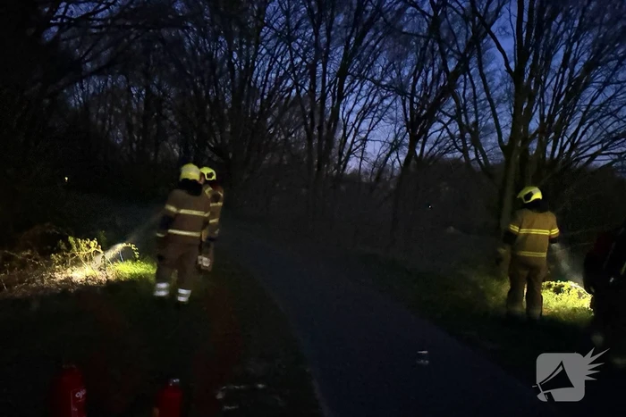 Brandweer ingezet voor bermbrand