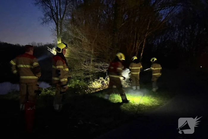 Brandweer ingezet voor bermbrand
