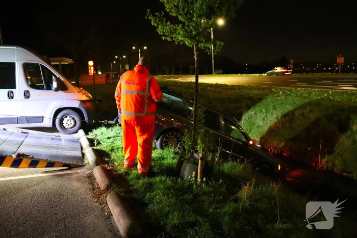 Auto raakt te water