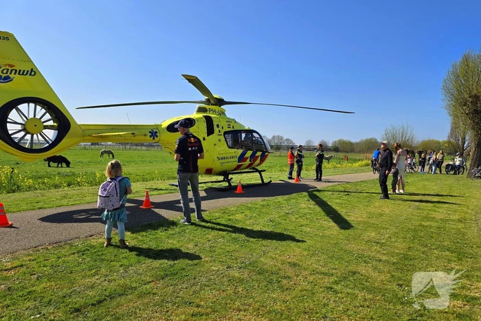 Traumahelikopter trekt bekijks bij medisch incident