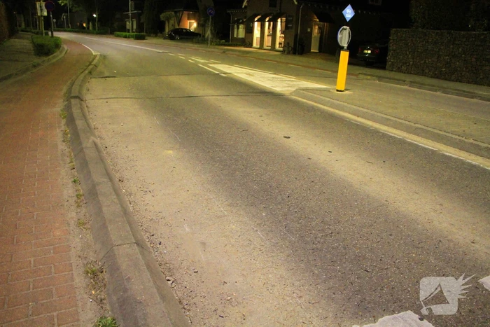 Motorrijder ten val bij rotonde