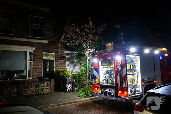 Brand in bed; twee personen naar ziekenhuis