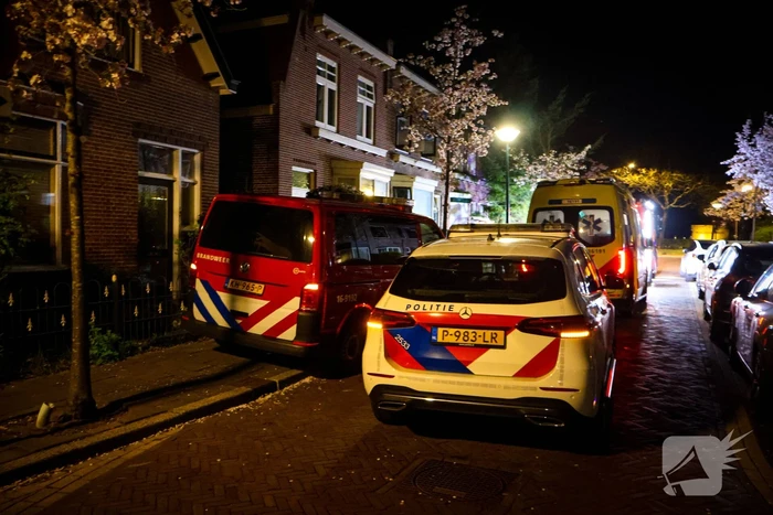 Brand in bed; twee personen naar ziekenhuis