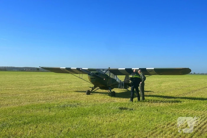 Historisch vliegtuig maakt noodlanding