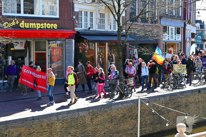 Protestmars voor menselijkheid en tegen militarisme