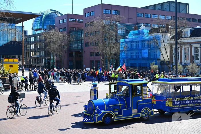 Protestmars voor menselijkheid en tegen militarisme