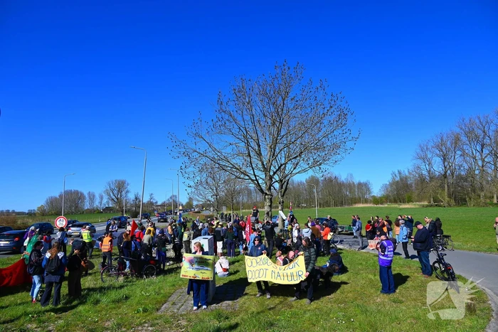 Protestmars voor menselijkheid en tegen militarisme