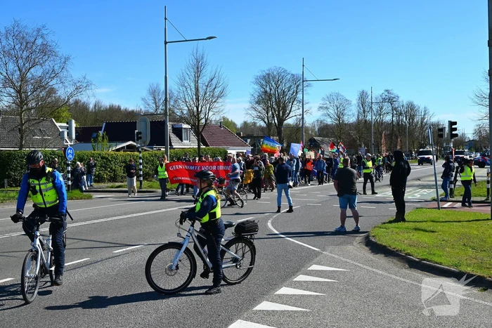 Protestmars voor menselijkheid en tegen militarisme