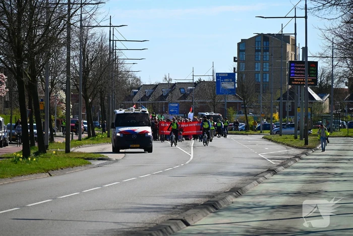 Protestmars voor menselijkheid en tegen militarisme