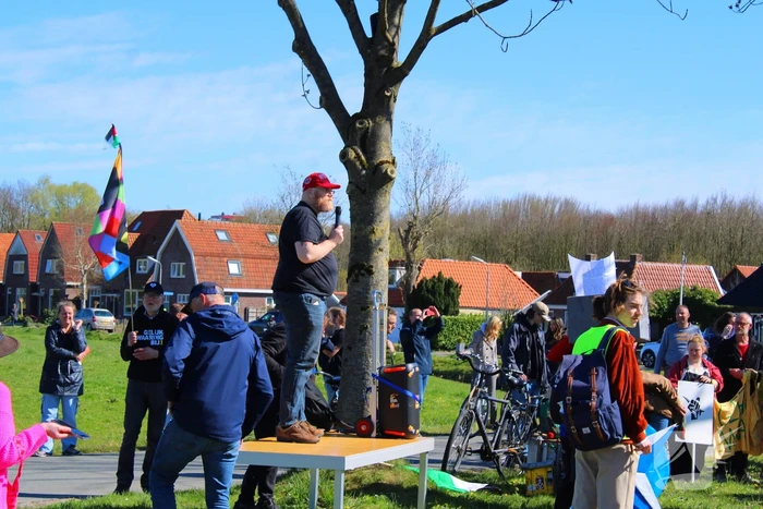 Protestmars voor menselijkheid en tegen militarisme