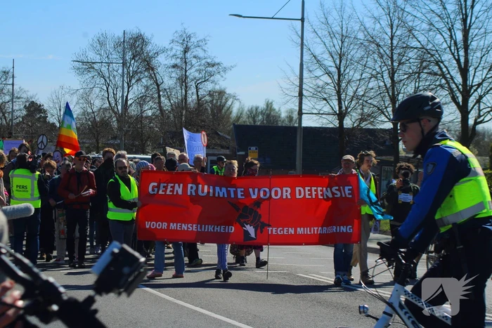 Protestmars voor menselijkheid en tegen militarisme