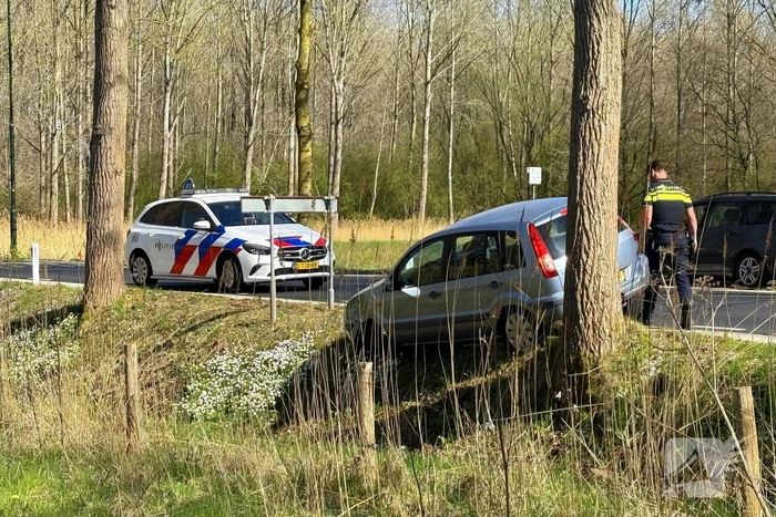Auto's in botsing op kruising