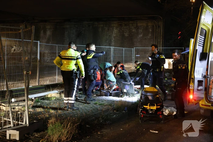 Persoon springt van viaduct bij ruzie na botsing