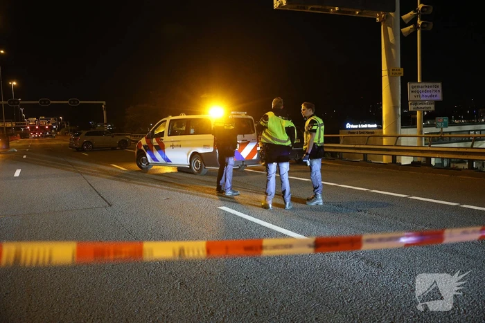 Persoon springt van viaduct bij ruzie na botsing