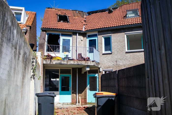 Dode aangetroffen bij woningbrand