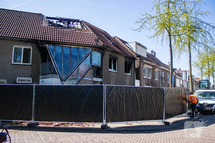Dode aangetroffen bij woningbrand