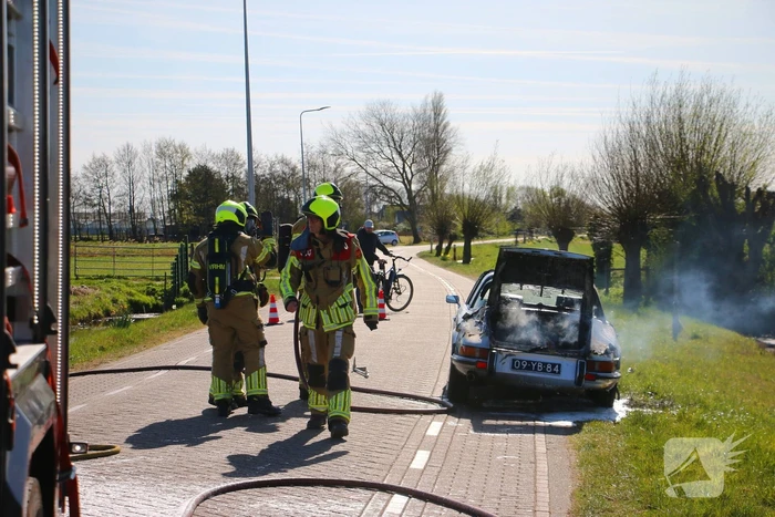 Oldtimer beschadigd door brand