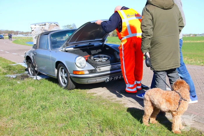 Oldtimer beschadigd door brand