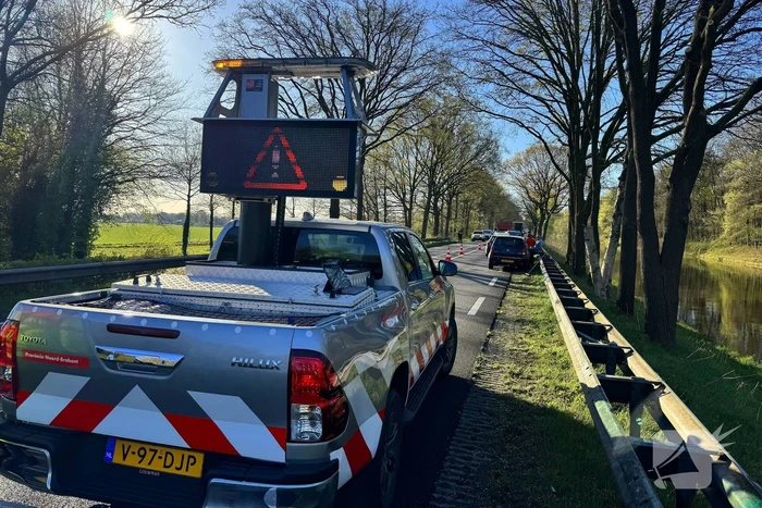Veel schade bij kop-staartbotsing tussen drie voertuigen