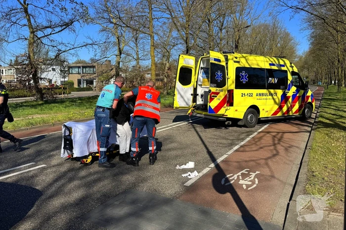 Fietser aangereden door pakketbezorger