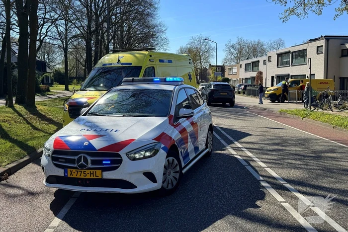 Fietser aangereden door pakketbezorger