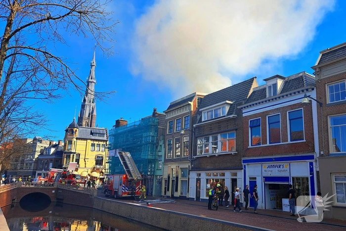 Veel rookontwikkeling door woningbrand