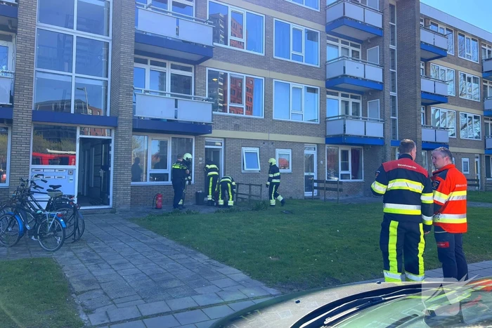 Brandweer ventileert woning na vergeten pan op vuur