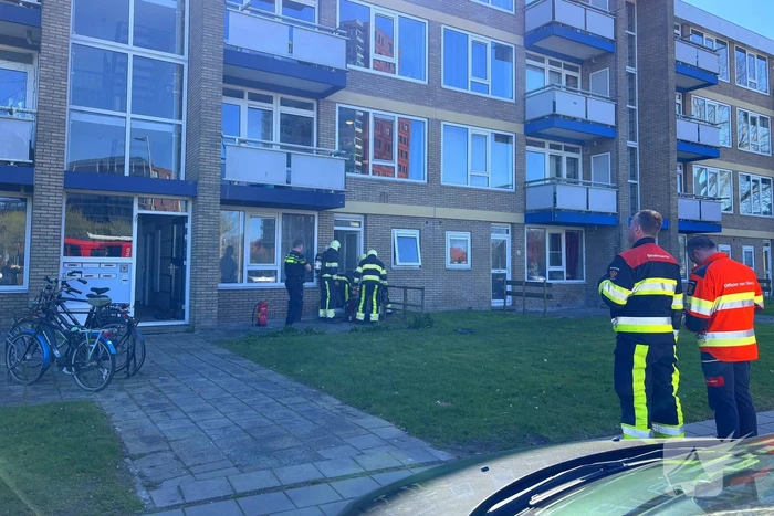 Brandweer ventileert woning na vergeten pan op vuur