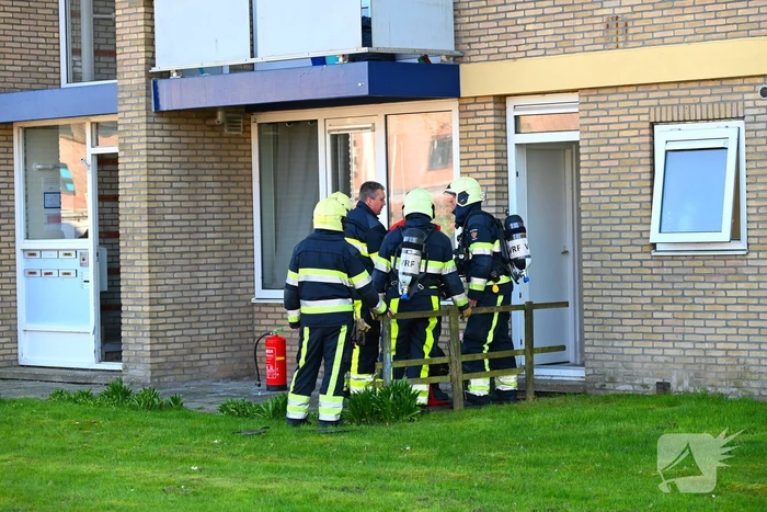 Brandweer ventileert woning na vergeten pan op vuur
